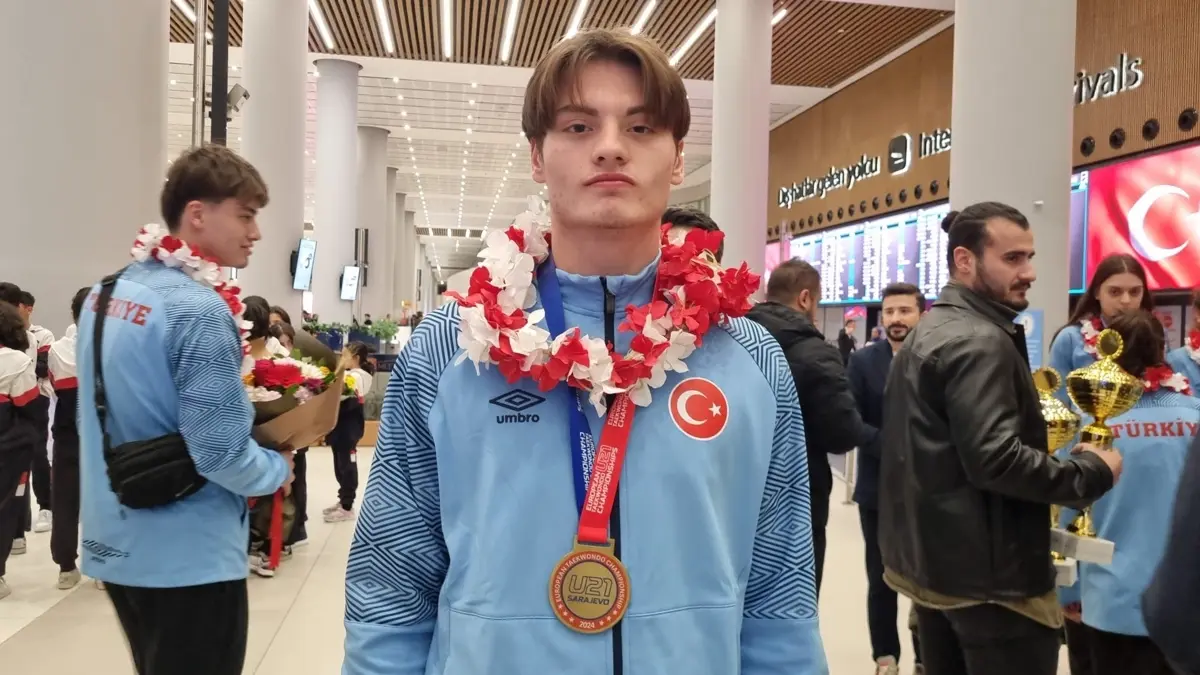 Avrupa Tekvando Şampiyonası'nda Berkay Erer'den altın madalya