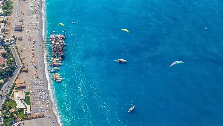 Fethiye'de Sıcak Hava Etkisini Sürdürüyor: Termometreler 34 Dereceyi Gösterecek