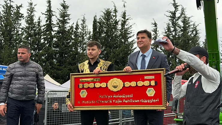 Fethiye’de Yağlı Güreşlerin Ağası Batuhan Kiremitli Oldu
