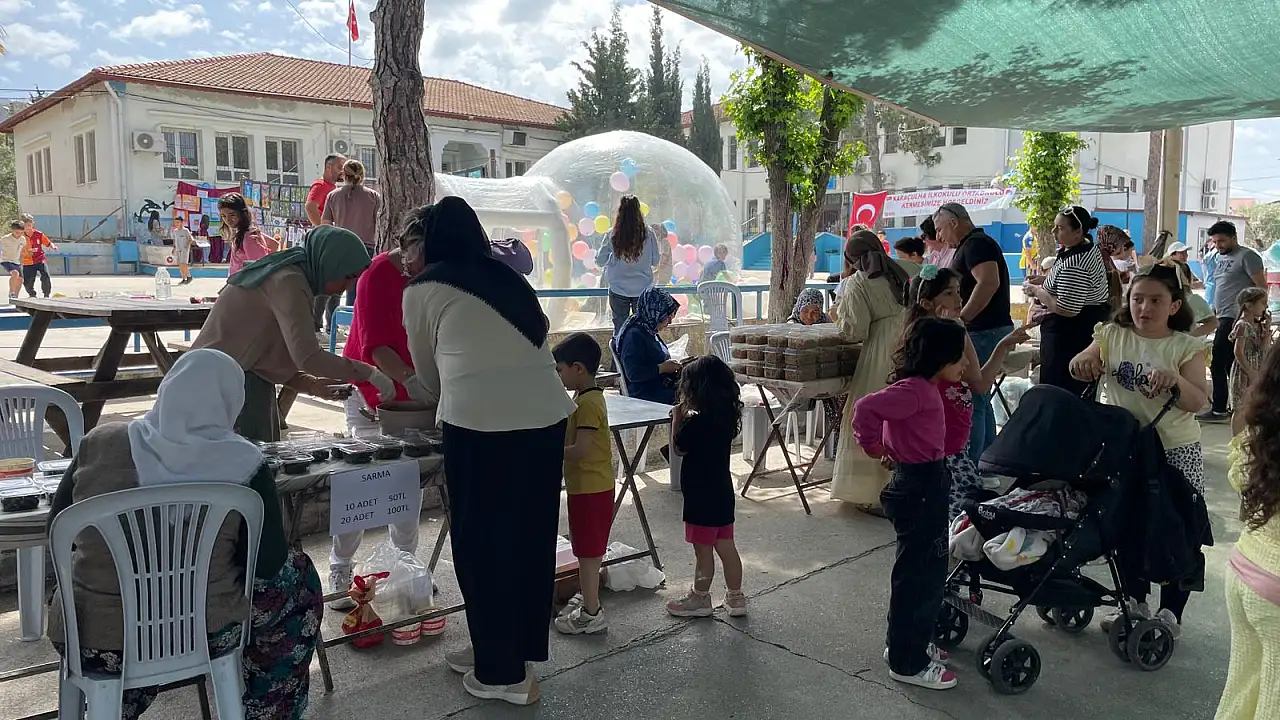 Okul İ&ccedil;in D&uuml;zenlenen Kermes Yoğun İlgi G&ouml;rd&uuml;