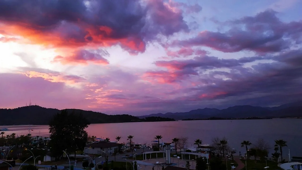 Fethiye'de 16 Mayıs 2026 Hava Durumu: Bulutlu ve Hafif Yağış Beklentisi