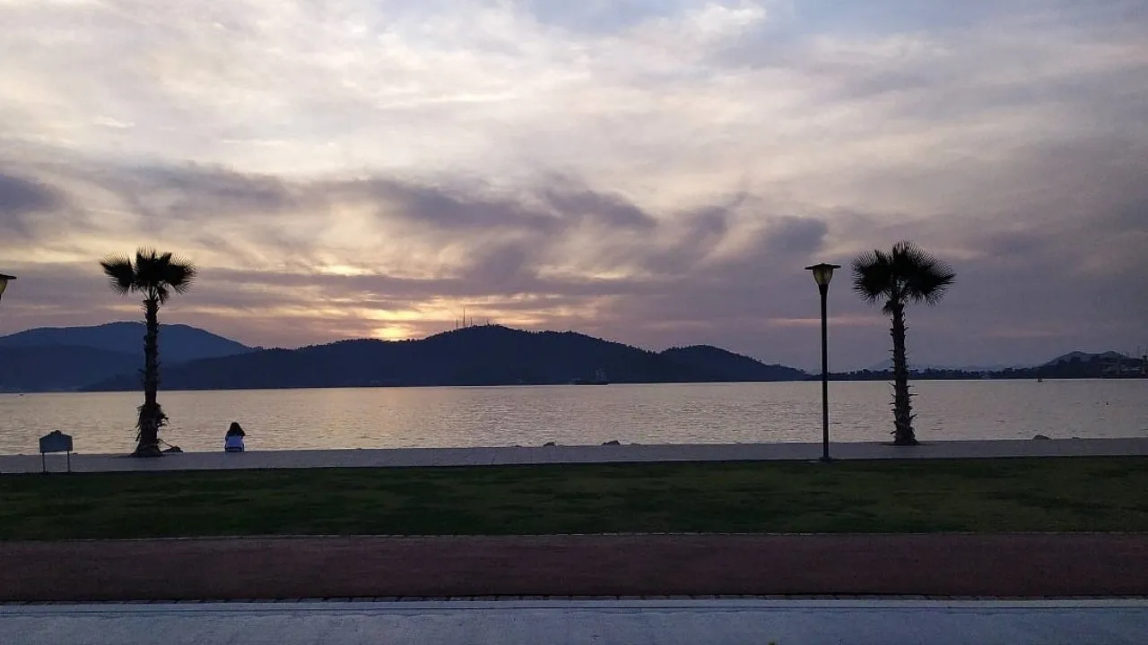 Fethiye'de 16 Mayıs 2026 Hava Durumu: Bulutlu ve Hafif Yağış Beklentisi