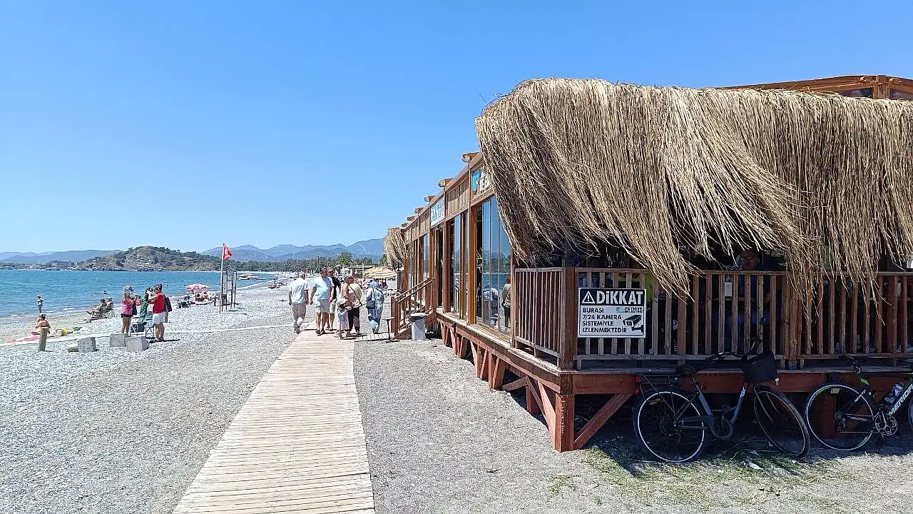 &Ccedil;alış Halk Plajı Uygun Fiyatlarıyla Ziyaret&ccedil;ilerin İlgisini &Ccedil;ekiyor