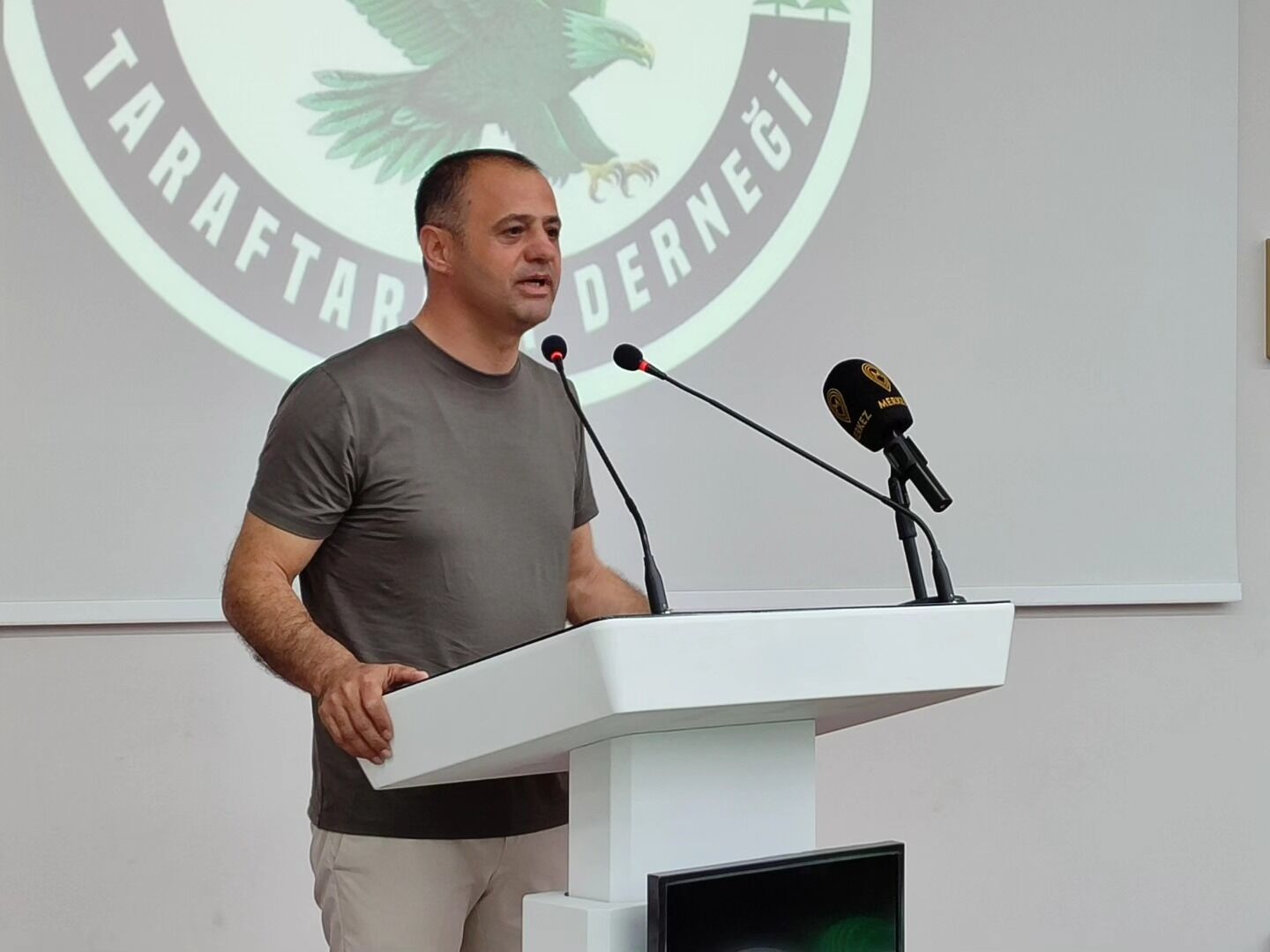 Menaf Kıyan&ccedil; &ldquo;Bu Kul&uuml;b&uuml; Seviyorum, Aday Olmuyorum&rdquo; (3)