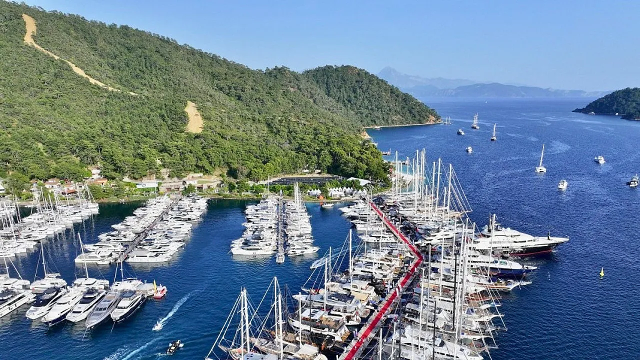 Fethiye'de Sıcak Hava Etkisini Sürdürüyor: Termometreler 34 Dereceyi Gösterecek