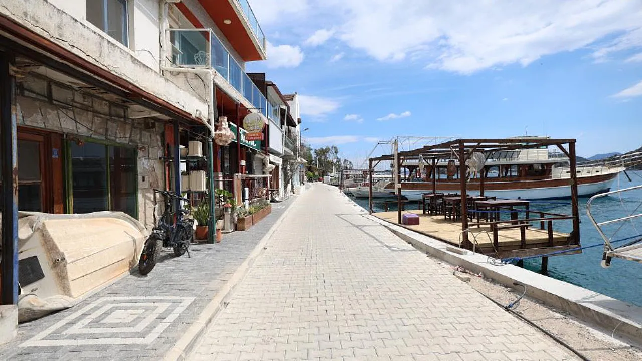 Marmaris Belediyesi Bozburun Sahilini Yeniledi