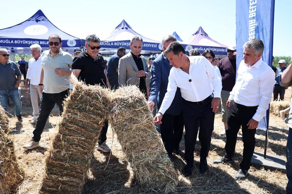 Muğla Büyükşehir’den Milaslı Üreticilere Kaba Yem Ve Balık Yemi Desteği (3)