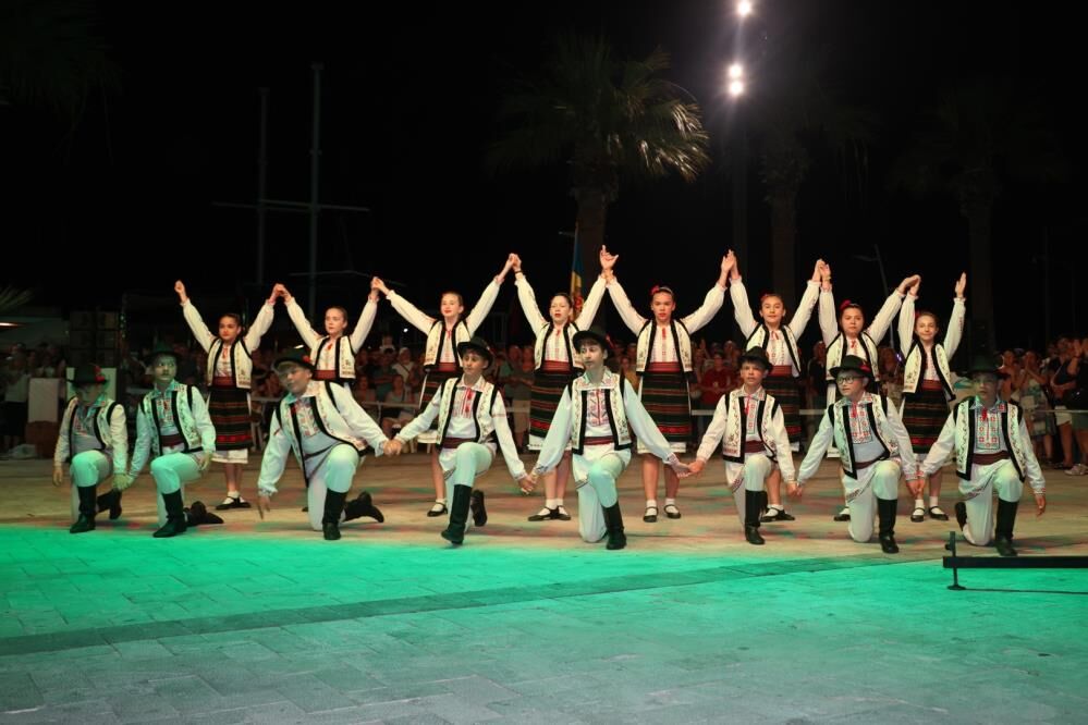 Bodrum&rsquo;da Uluslararası Dans Festivali Renkli G&ouml;r&uuml;nt&uuml;lere Sahne Oldu (2)