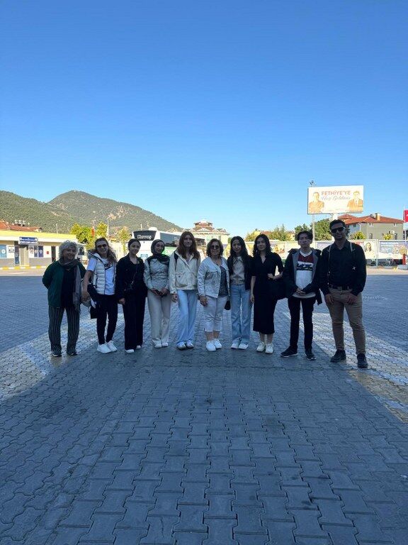 Öğrenciler Ölüdeniz Ve Kayaköy'ü Gezdiler (5) 576X768