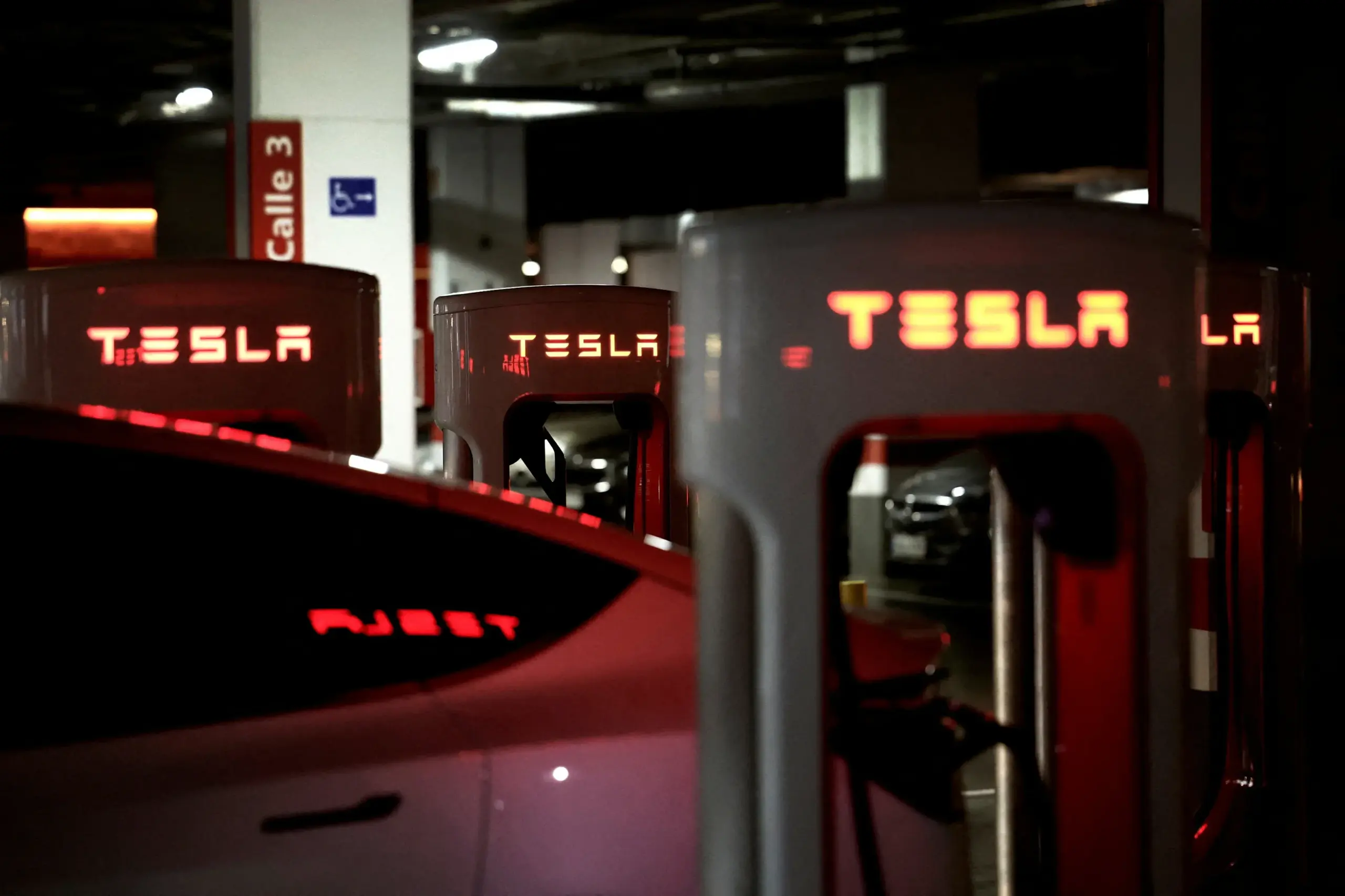 Tesla, FSD, Avrupa Birliği, Elon Musk, otonom s&uuml;r&uuml;ş