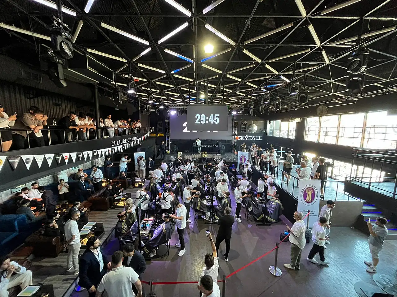 HAIRFEST Fethiye'de Yoğun İlgi G&ouml;rd&uuml;: Sa&ccedil; Tasarımında T&uuml;rkiye'nin En İyileri Sahnedeydi