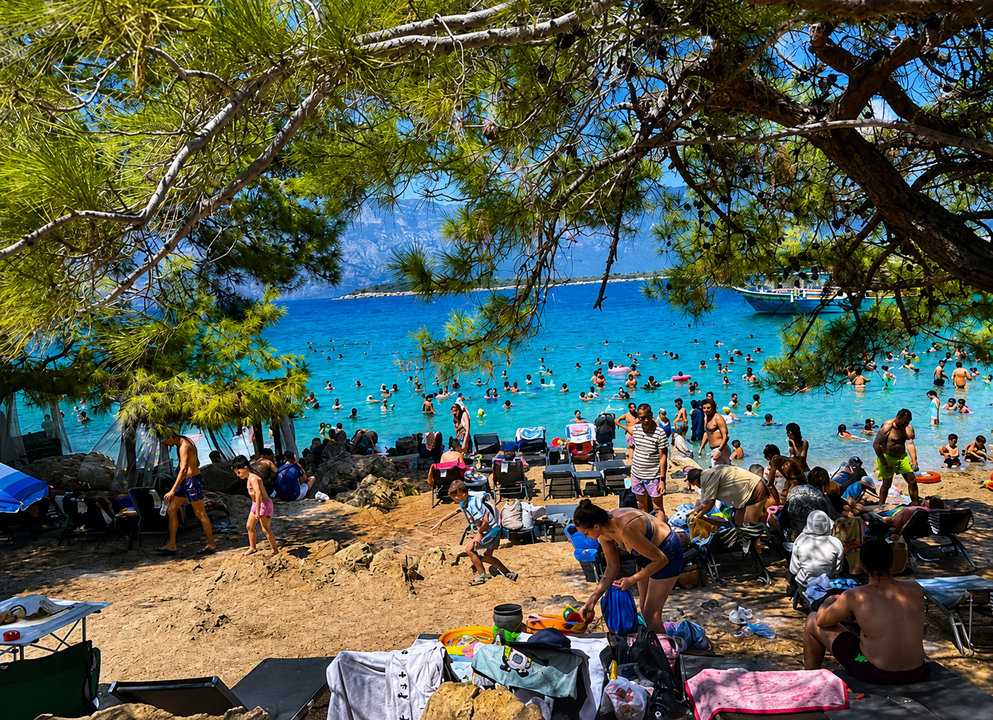 Thousands of Tourists Go to the Sea by Tractor in Marmaris!