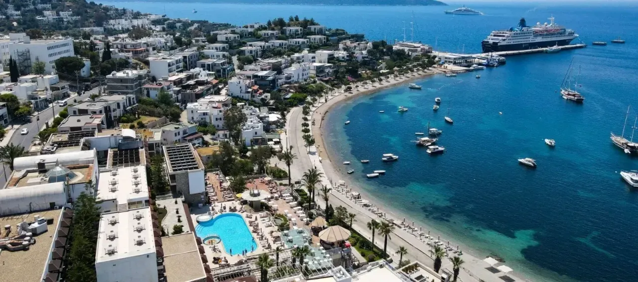 Bodrum'da Kamu Arazileri Turizm Yatırımına A&ccedil;ıldı: 1.200 Yataklı Otel Projesi İ&ccedil;in Tahsis S&uuml;reci Başladı