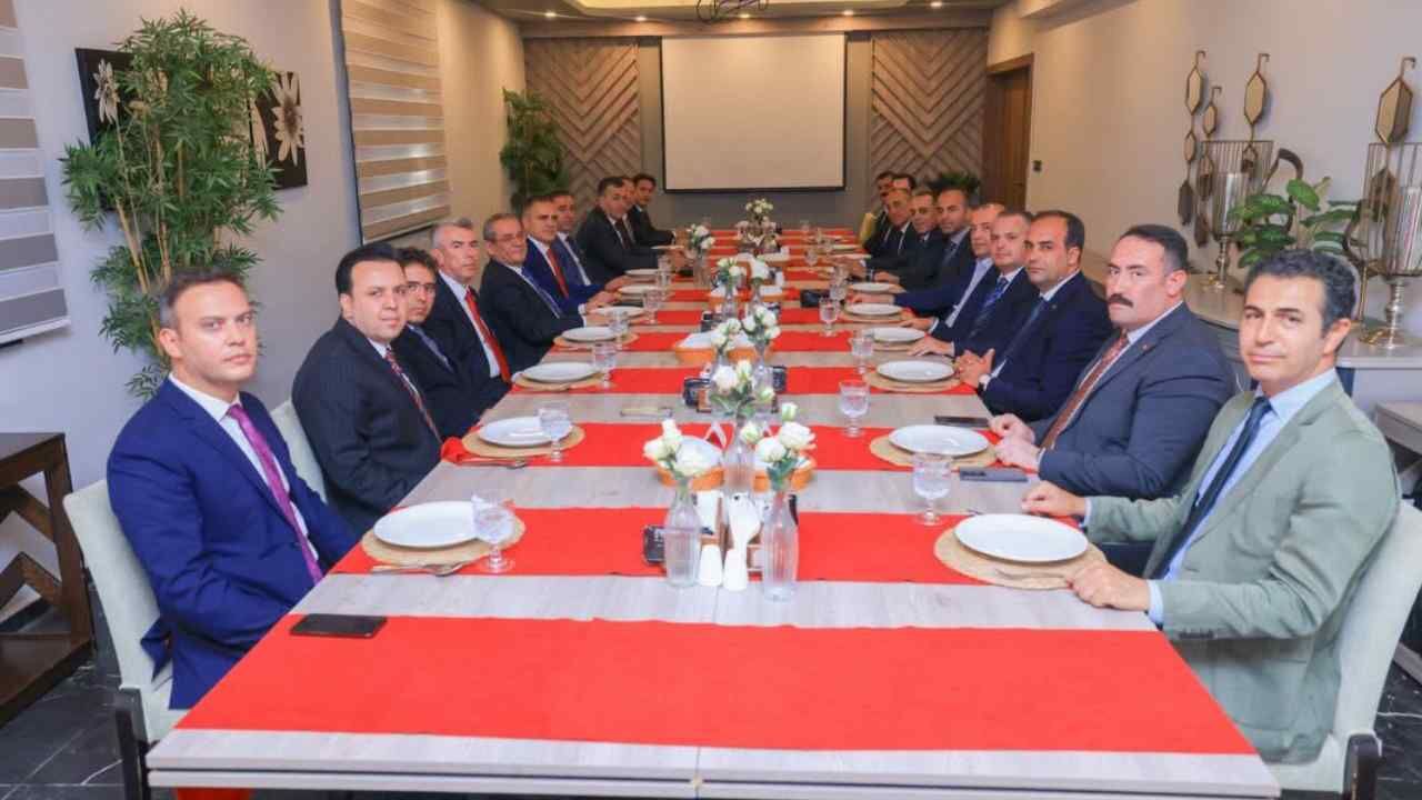 Muğla Valisi Akbıyık M&uuml;lki Amirlerle Vedalaştı (2)