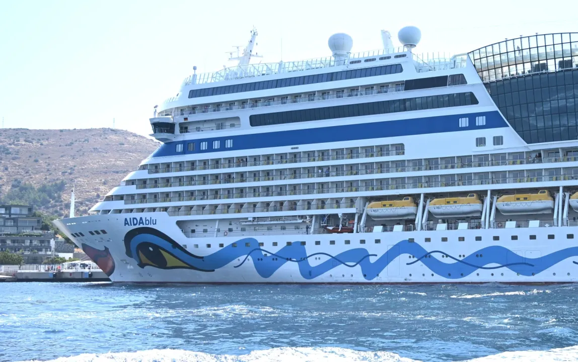 AIDAblu ile Bodrum'a 2 Bin 349 Turist Geldi