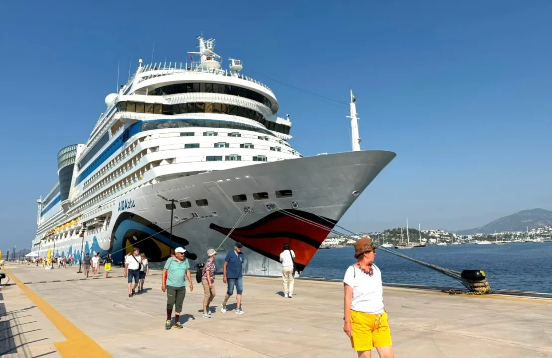AIDAblu ile Bodrum'a 2 Bin 349 Turist Geldi