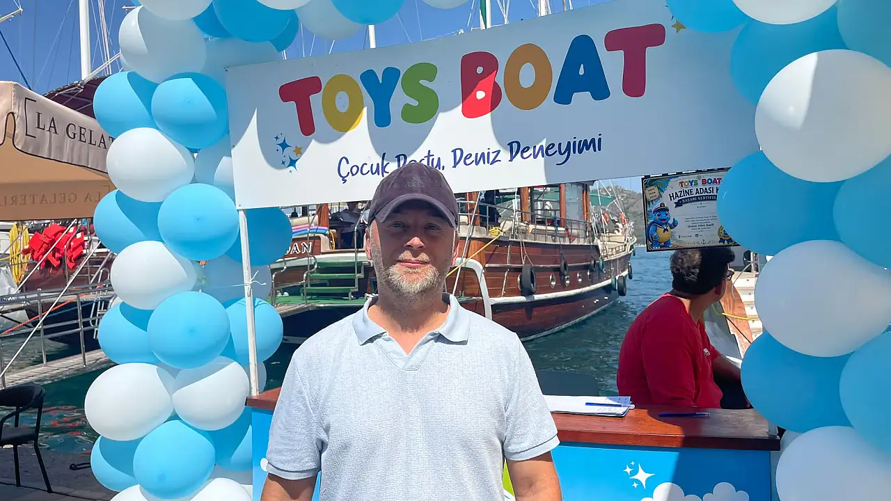 T&uuml;rkiye'nin İlk Y&uuml;zen &Ccedil;ocuk Eğlence Teknesi Toys Boat Hizmete Başladı