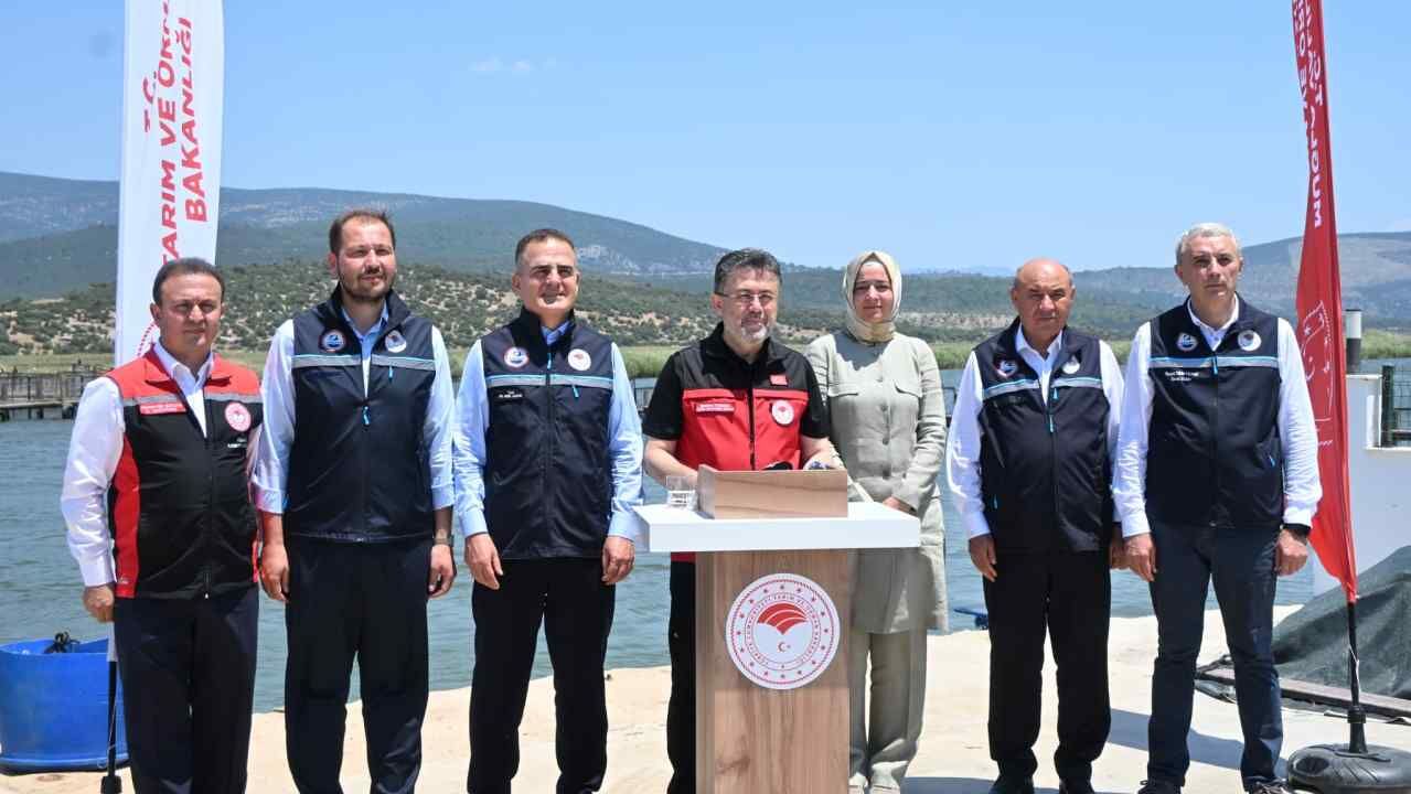 Bakan Yumaklı Milas'ta Su &Uuml;r&uuml;nleri Tesisini İnceledi (4)