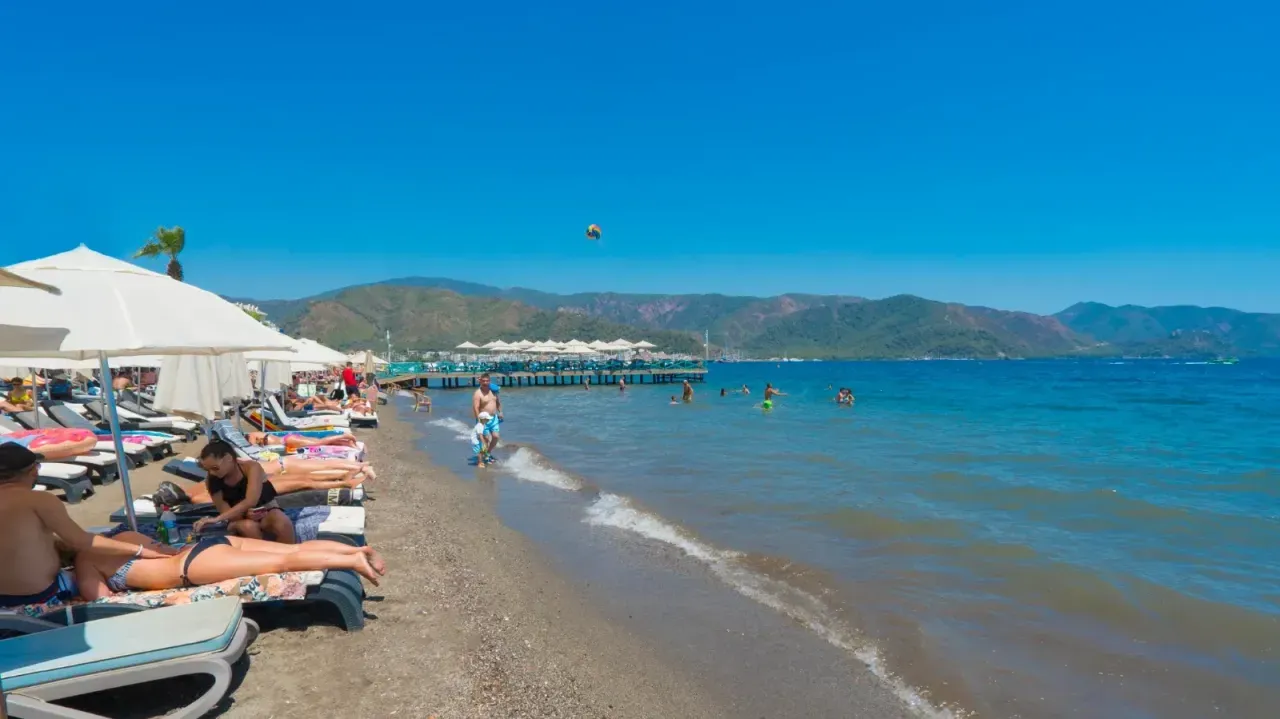 Muğla Turizminde &Ccedil;elişkili Sezon: Oteller Doluyor, Karlılık Eriyor!
