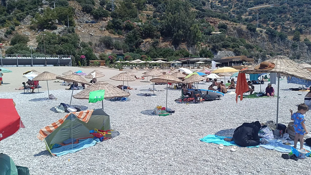Full marks from an Istanbul holidaymaker for the free public beach in Ölüdeniz