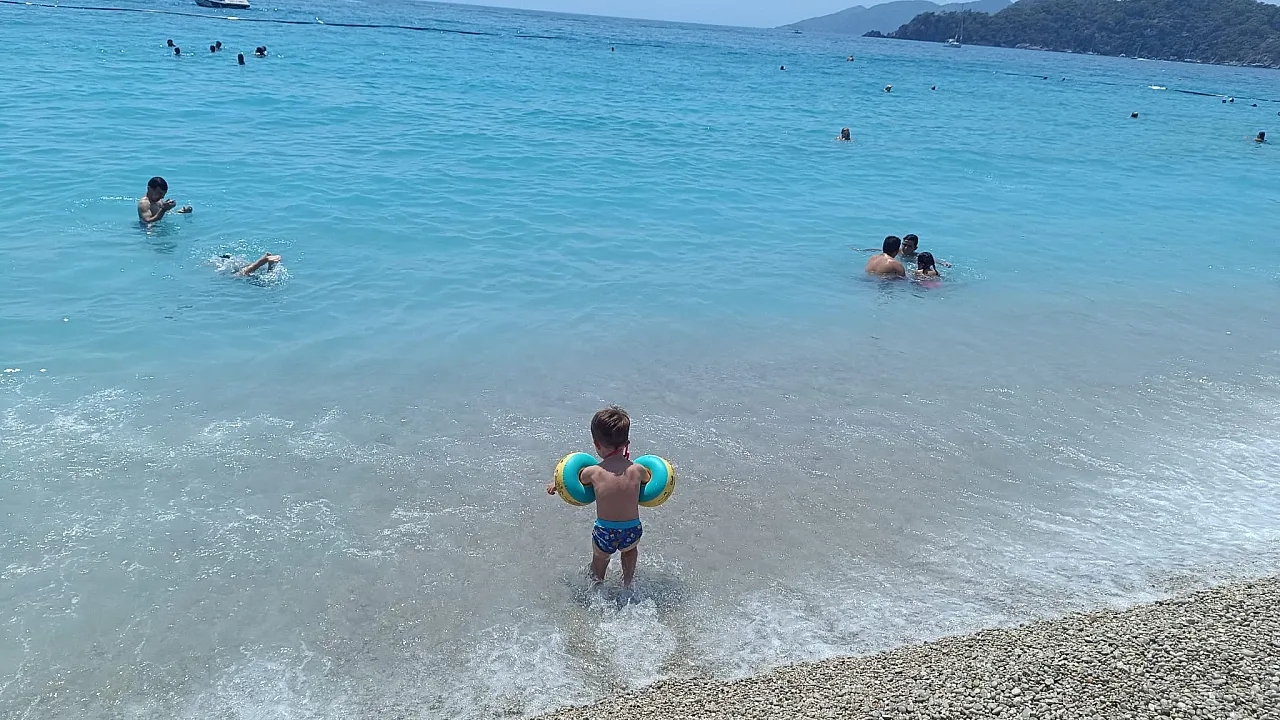 Full marks from an Istanbul holidaymaker for the free public beach in Ölüdeniz