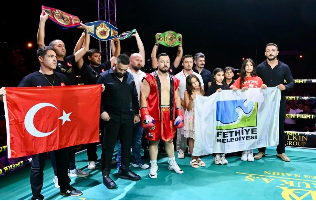 Fethiye&rsquo;de Boks Gecesi Nefes Kesti