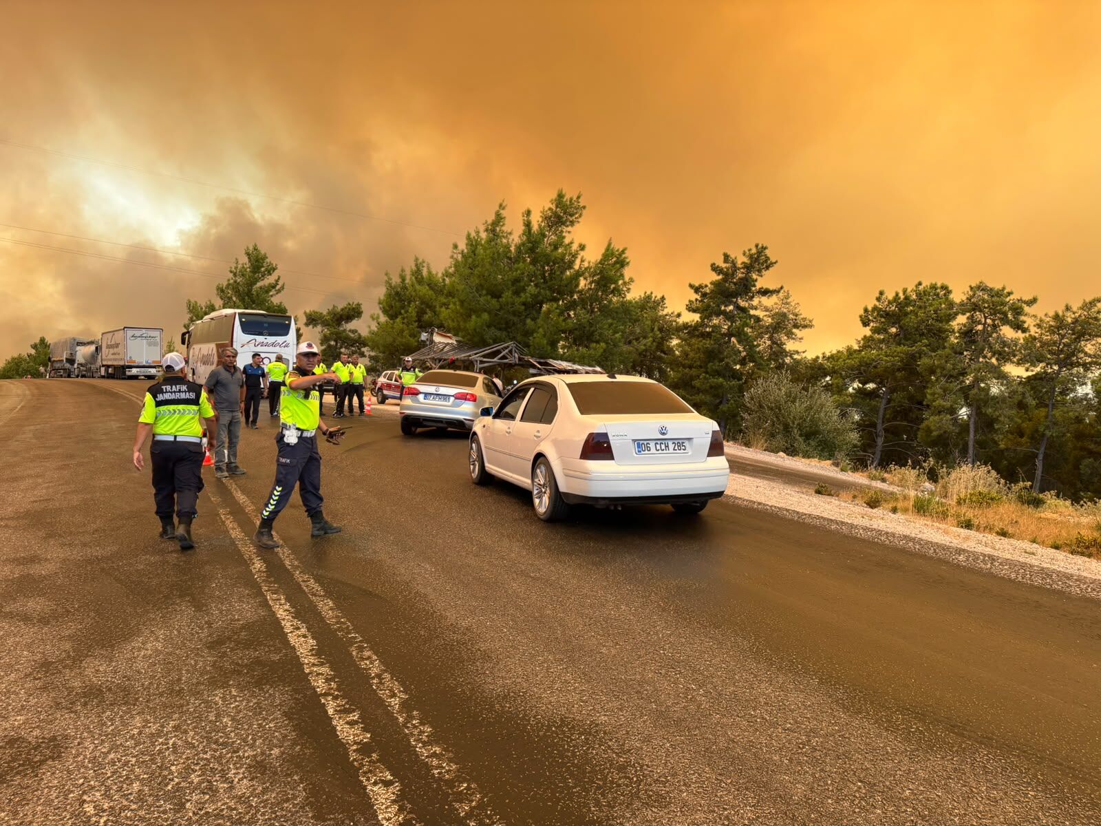 Fethiye Seydikemer Antalya Yolu Yangın Nedeniyle Kapatıldı (3)-1