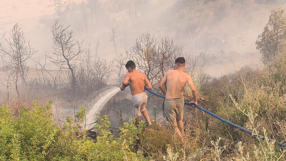 Seydikemer Yangınına G&ouml;n&uuml;ll&uuml;lerden Destek (3)