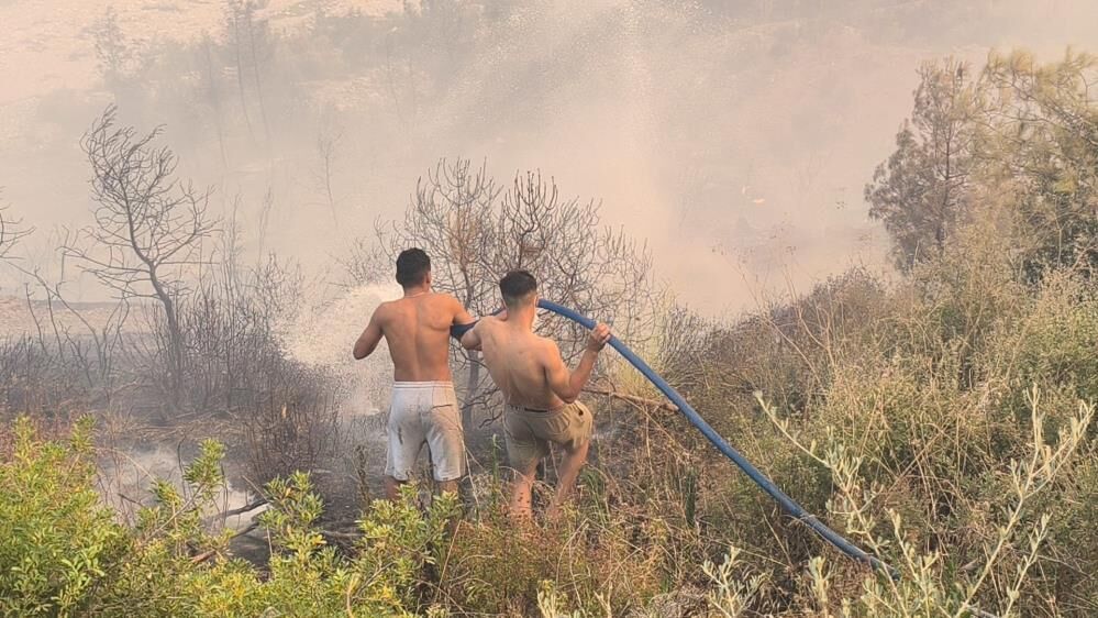Seydikemer Yangınına G&ouml;n&uuml;ll&uuml;lerden Destek (4)