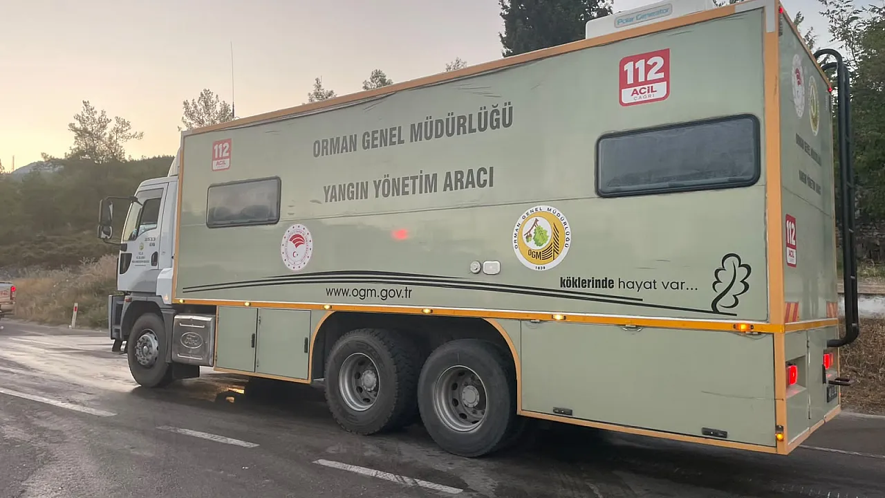 Tough fight with flames continues in Fethiye Yeşilüzümlü
