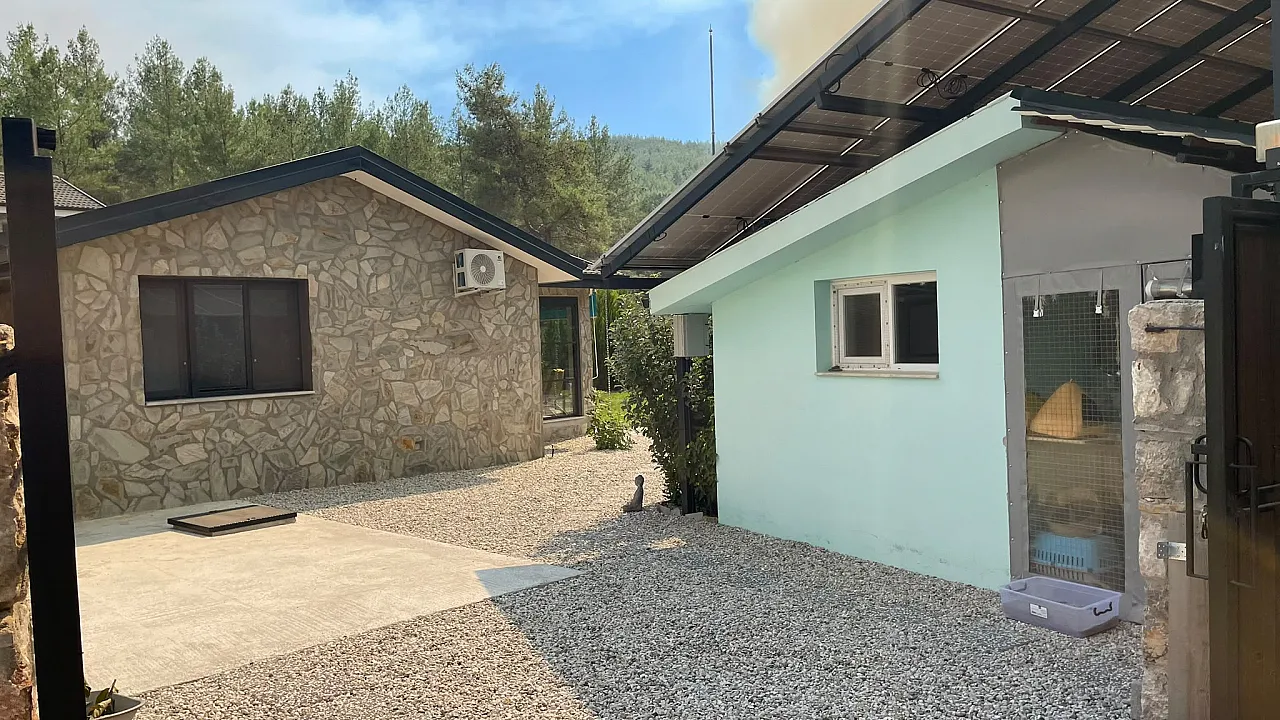 Fethiye Yeşilüzümlü'de evler tahliye ediliyor, koruma hatları oluşturuluyor
