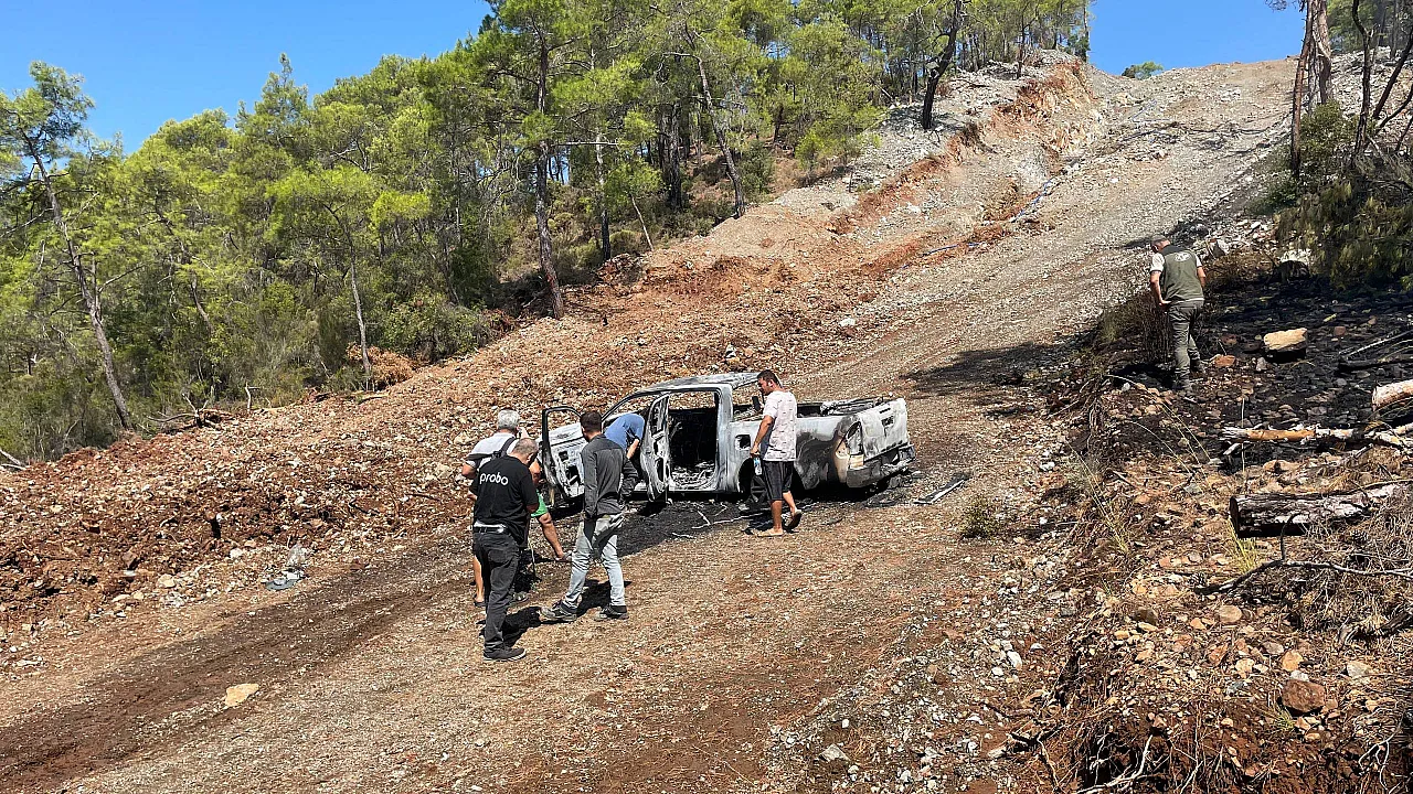 Fethiye'de Ara&ccedil; Yangını Ormana Sı&ccedil;radı: Yangın B&uuml;y&uuml;meden S&ouml;nd&uuml;r&uuml;ld&uuml;