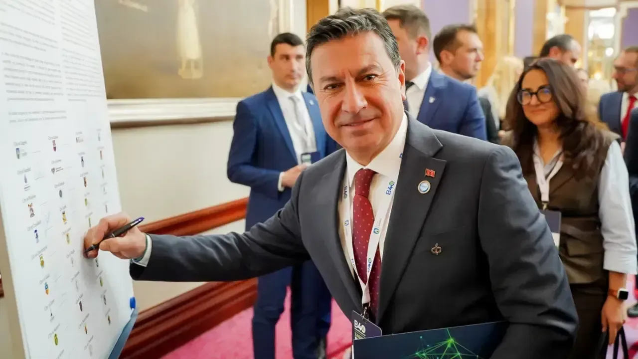 Muğla B&uuml;y&uuml;kşehir&rsquo;de M&uuml;d&uuml;rl&uuml;kler İ&ccedil;in Yeni D&ouml;nem! Fazla Kadrolar Dondurulacak