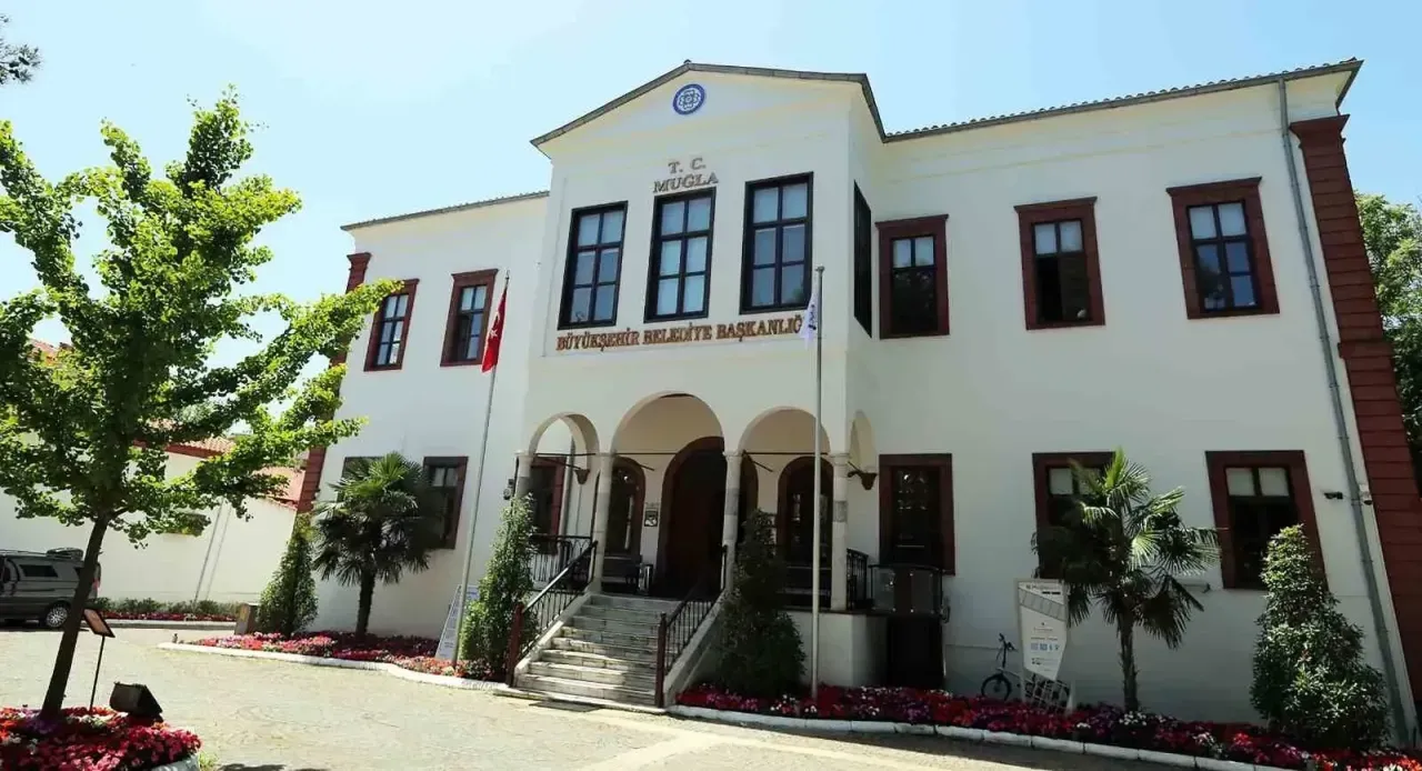 Muğla B&uuml;y&uuml;kşehir&rsquo;de M&uuml;d&uuml;rl&uuml;kler İ&ccedil;in Yeni D&ouml;nem! Fazla Kadrolar Dondurulacak