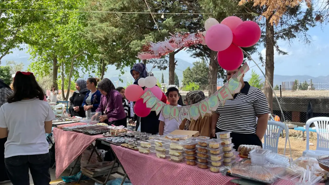Okul İçin Düzenlenen Kermes Yoğun İlgi Gördü