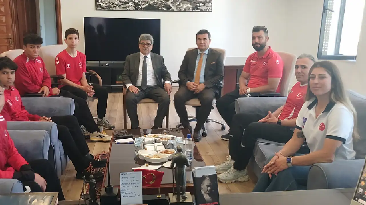 Milli Sporcular Fethiye Belediyesi’ni Ziyaret Etti