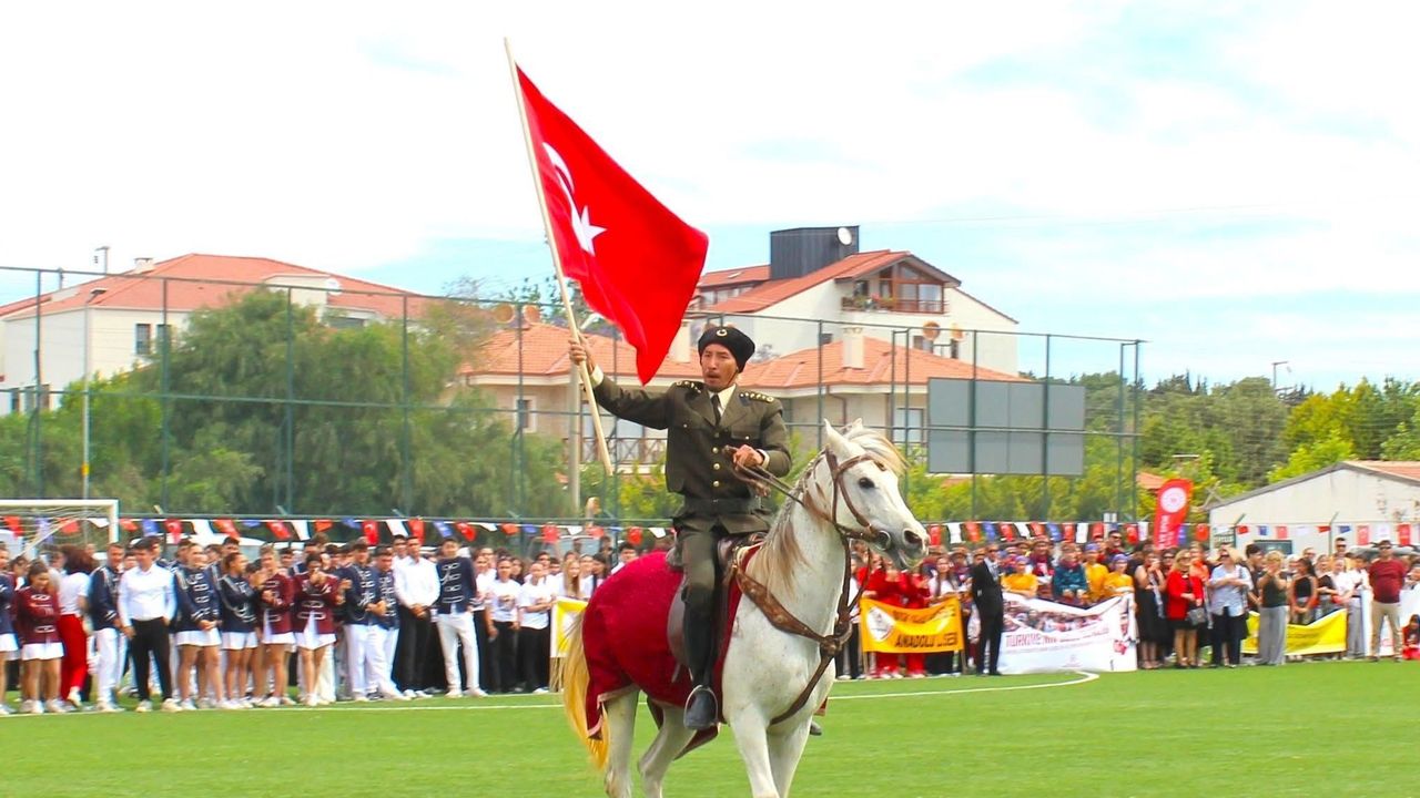 Datça'da atlı gösteri ayakta alkışlandı