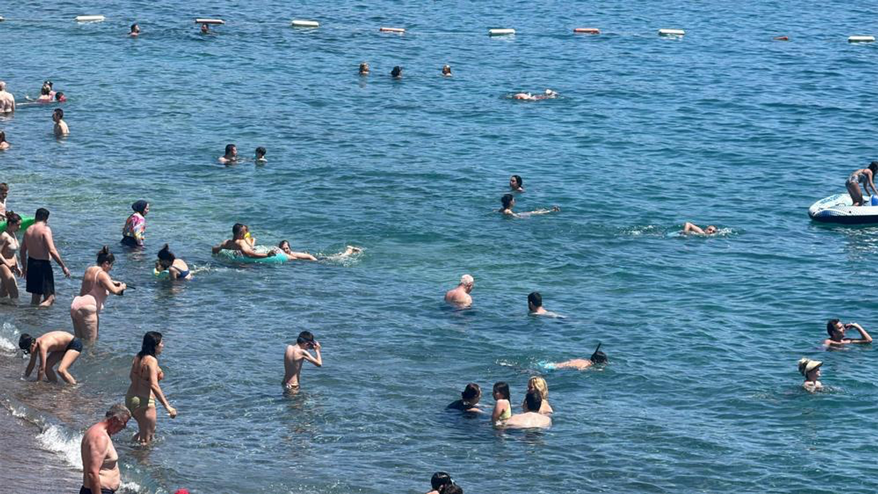 Bayramın İlk Gününde Bodrum Sahilleri Doldu