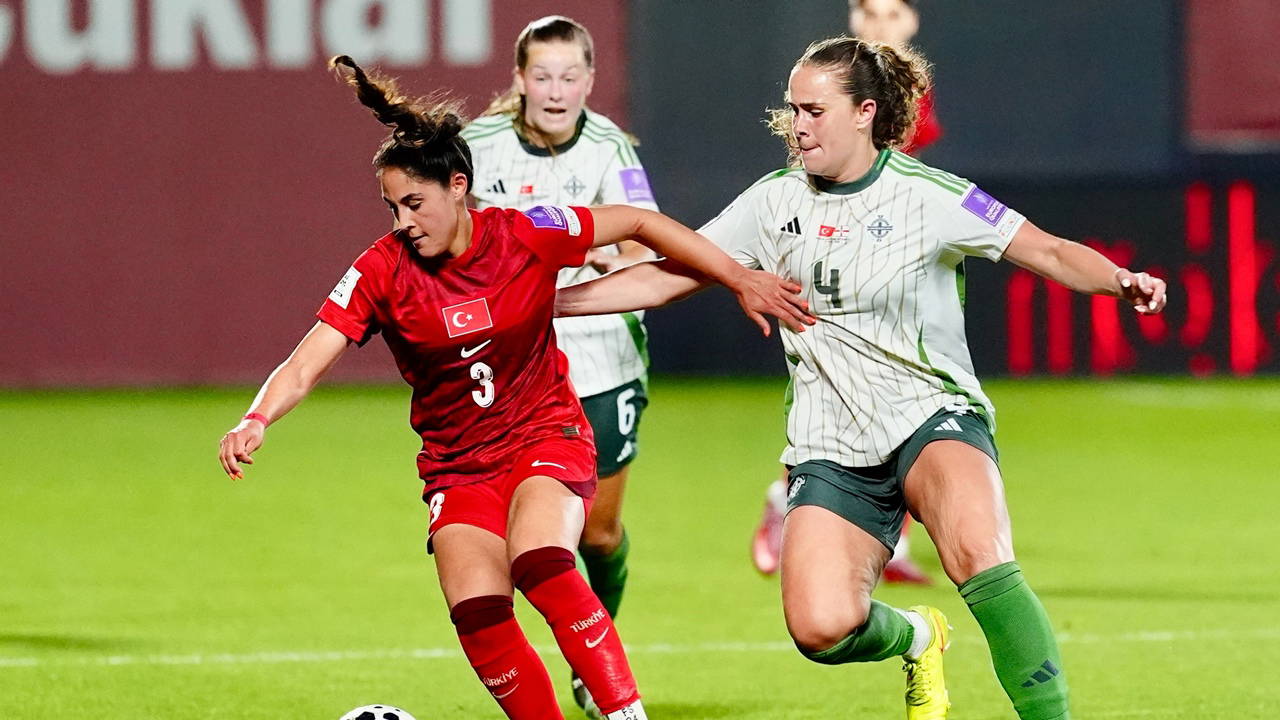 A Milli Kadın Futbol Takımı, İrlanda'yı 2 golle mağlup etti