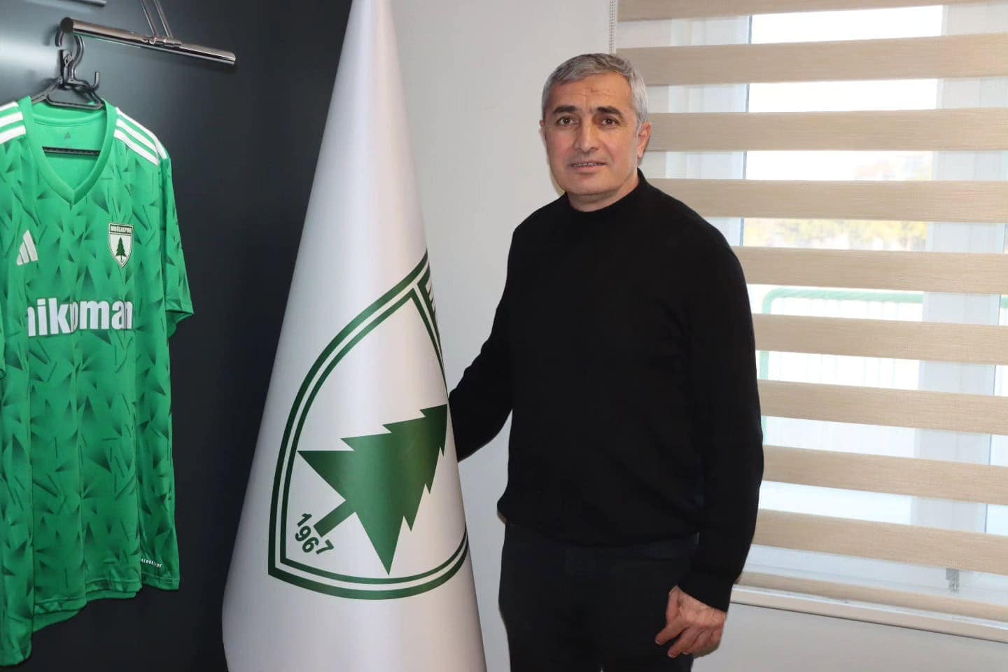 Muğlaspor’u 1. Lig’e çıkaran teknik direktör Mustafa Sarıgül, Erzincanspor ile anlaştı