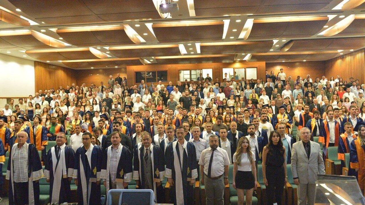Teknoloji Fakültesi mezunlarını uğurladı