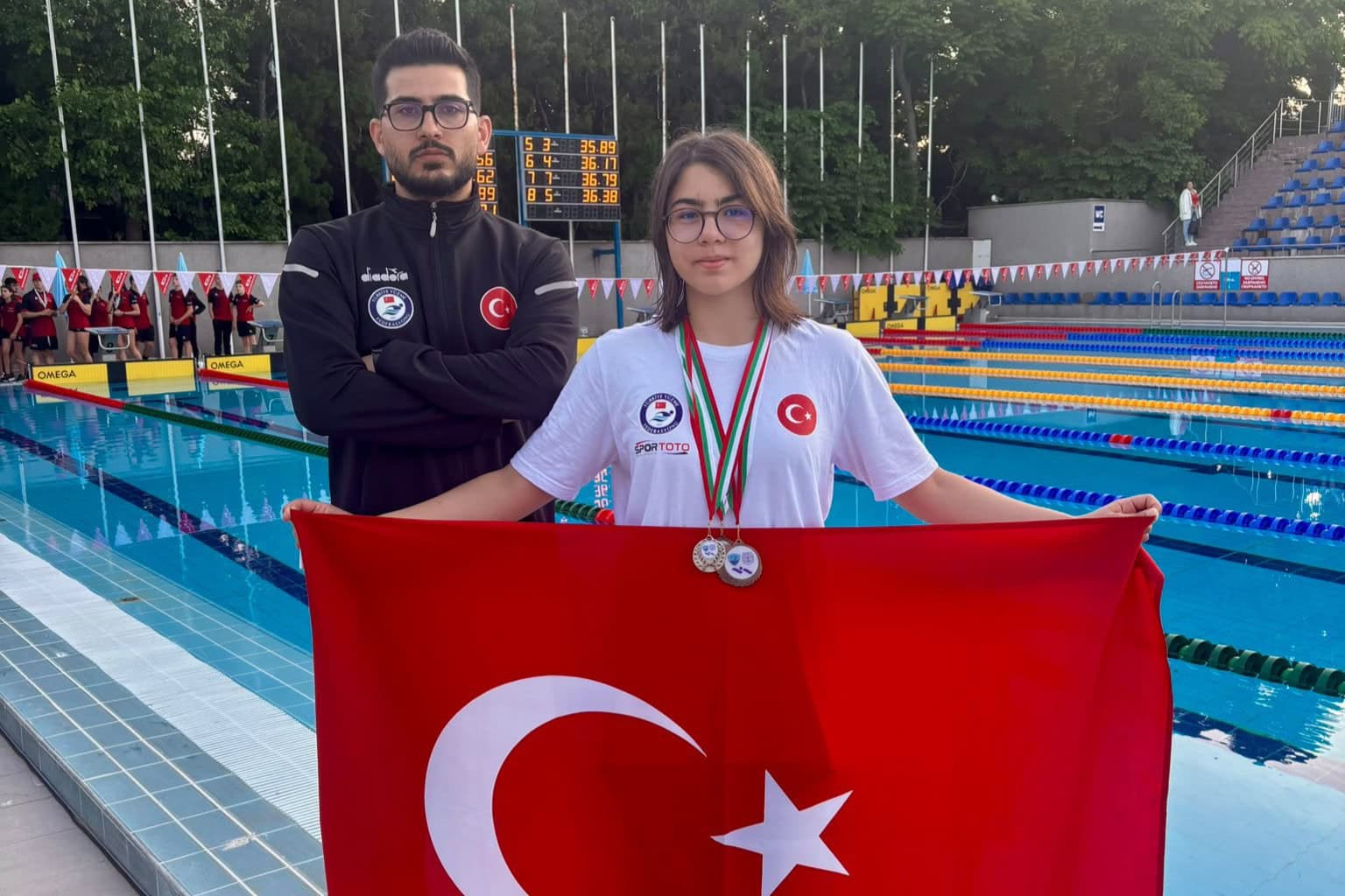 Devrim Defne Bilge, Muğla yüzme tarihinde uluslararası alanda madalya kazanan ilk sporcu oldu