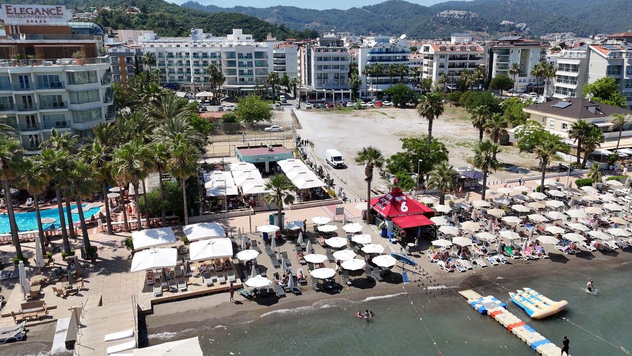 Marmaris’te Halk Plaj Kafe Yoğun İlgi Görüyor