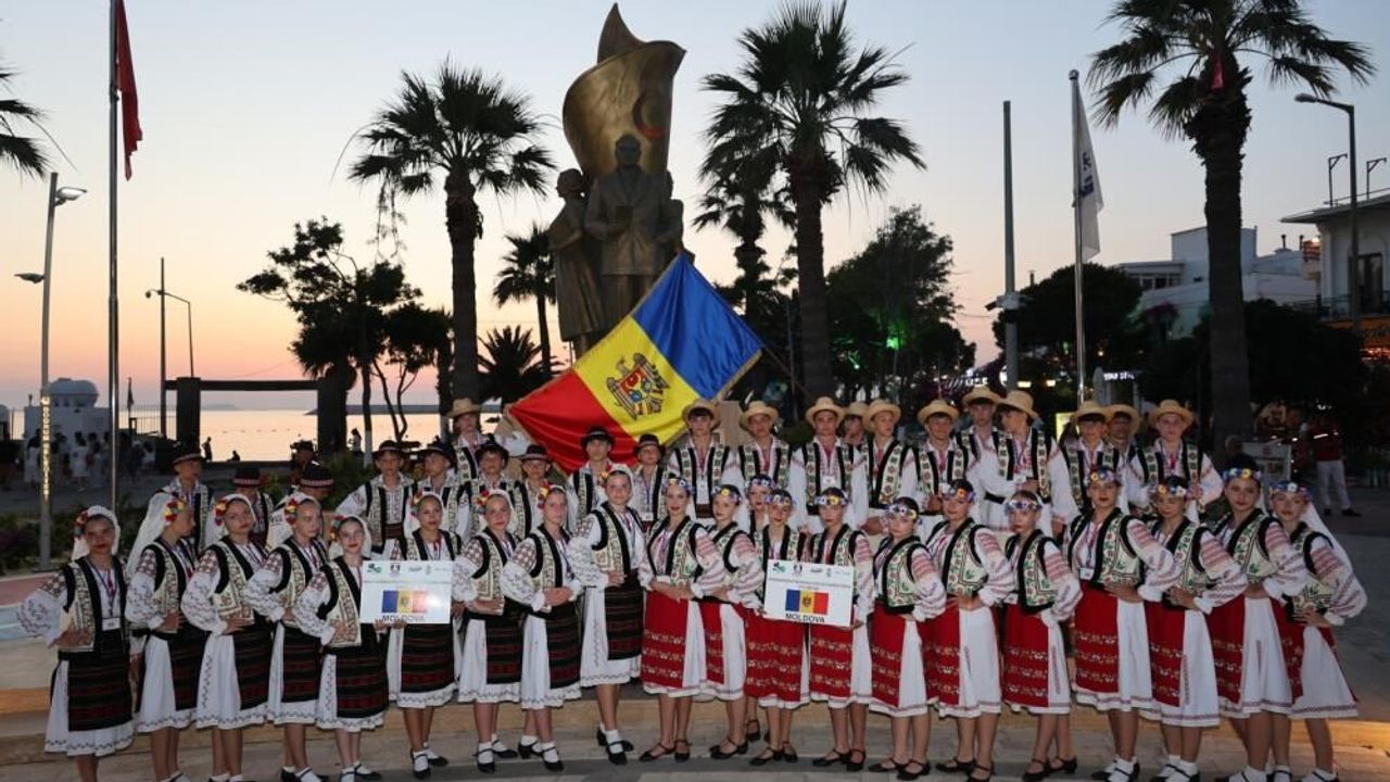 Bodrum’da uluslararası dans festivali renkli görüntülere sahne oldu
