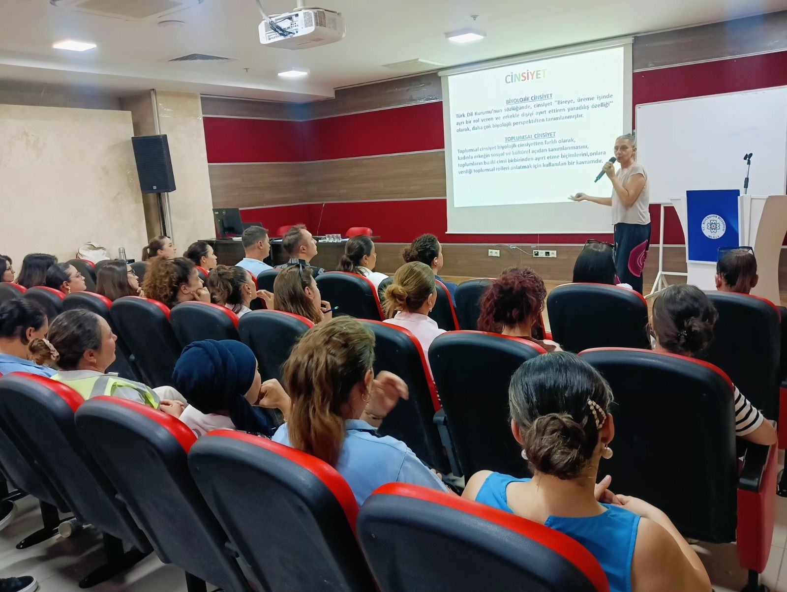 Muğla Büyükşehir Belediyesi Personeline Toplumsal Cinsiyet Eşitliği Eğitimi Verildi