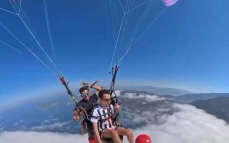 Breath-taking Show by Juventus in Ölüdeniz Skies: They Juggled a Ball in the Sky