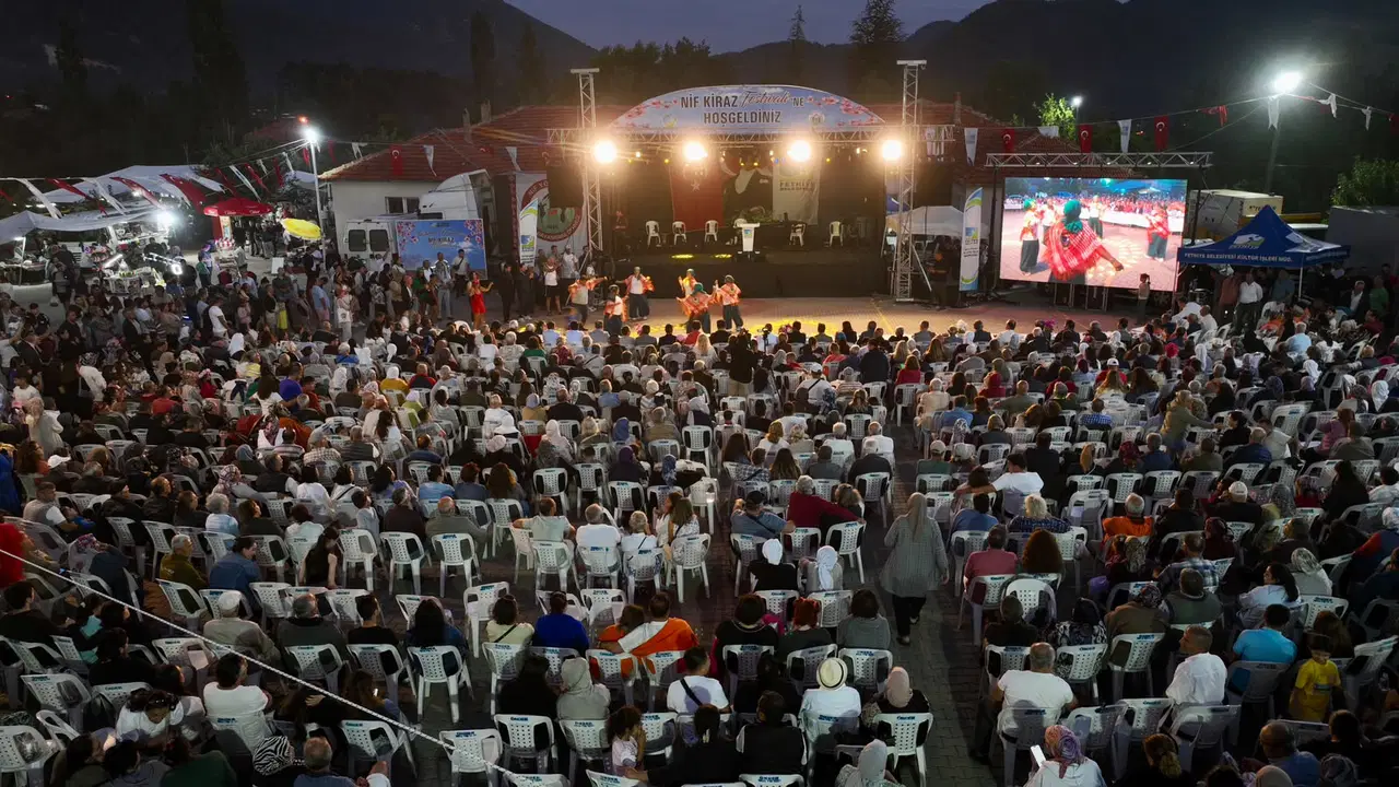 Nif Kiraz Festivali’ne yoğun katılım