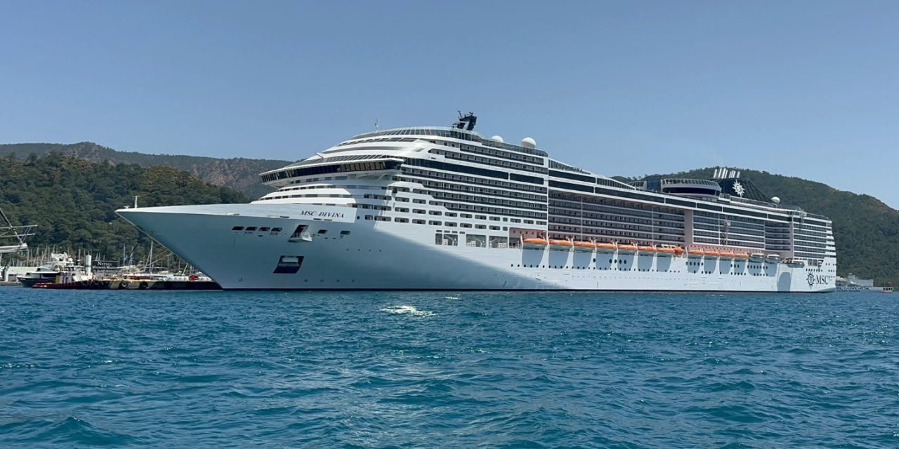 Cruise prosperity in Marmaris: Two giant ships brought thousands of tourists in two days