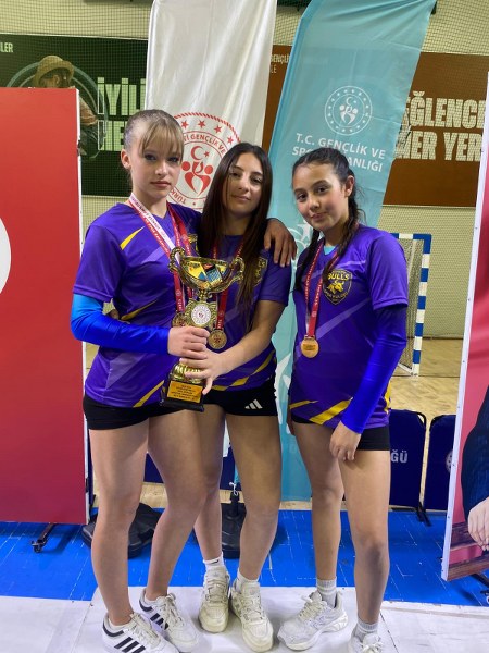 FETHİYE’DEN BÜYÜK BAŞARI: ARTİSTİK JİMNASTİKTE İL BİRİNCİLİĞİ GELDİ