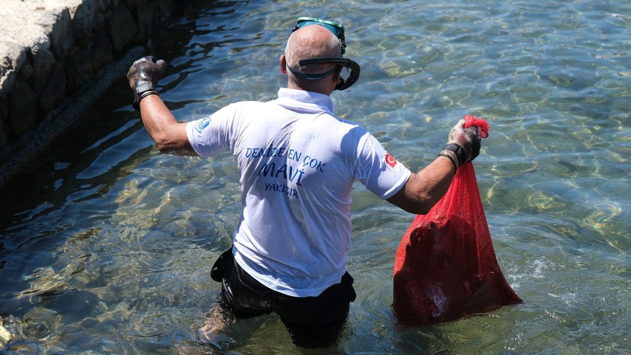 Seabed Cleaning Continued in Bodrum Gümüşlük